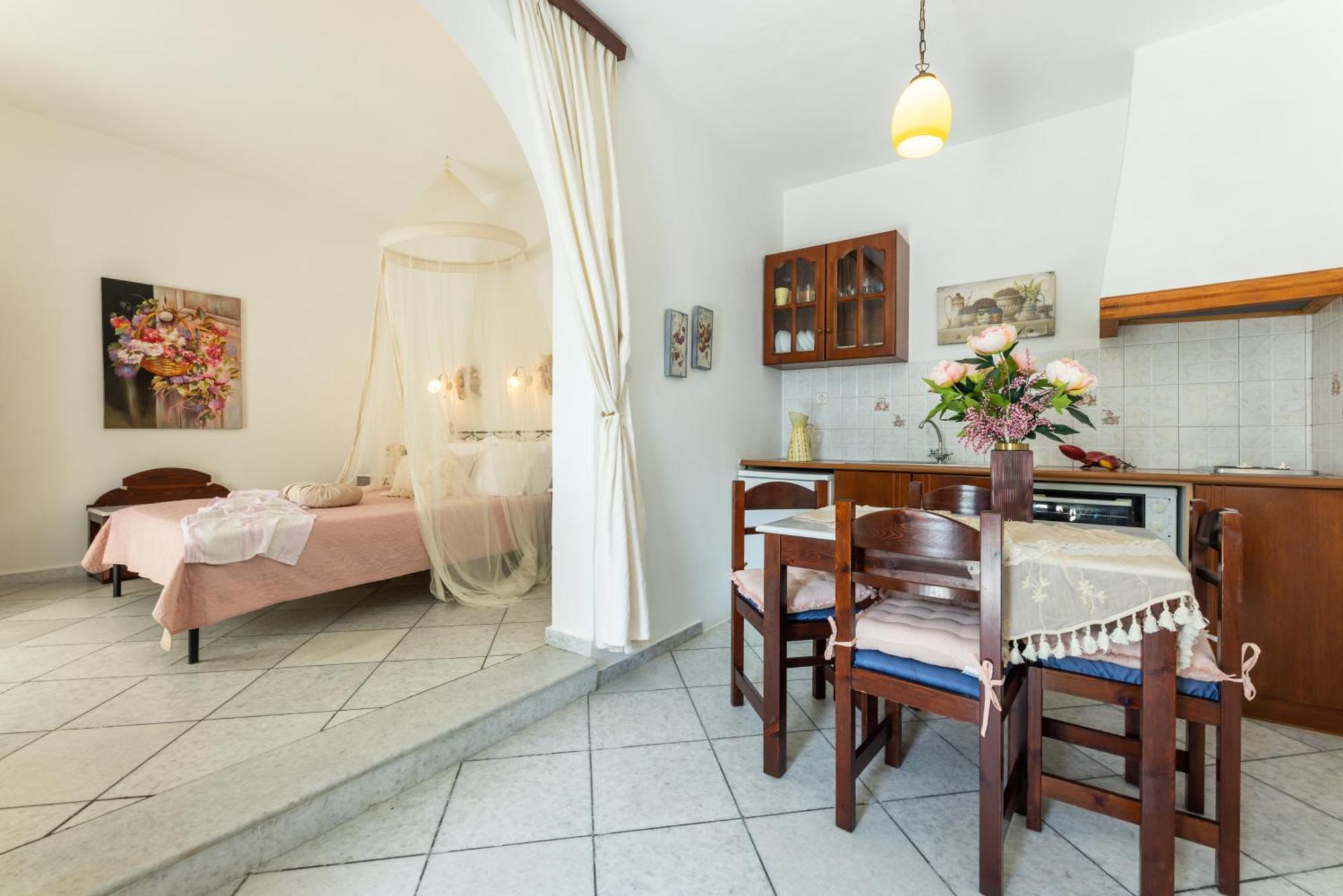 Sunrock Suites Стелида Экстерьер фото
